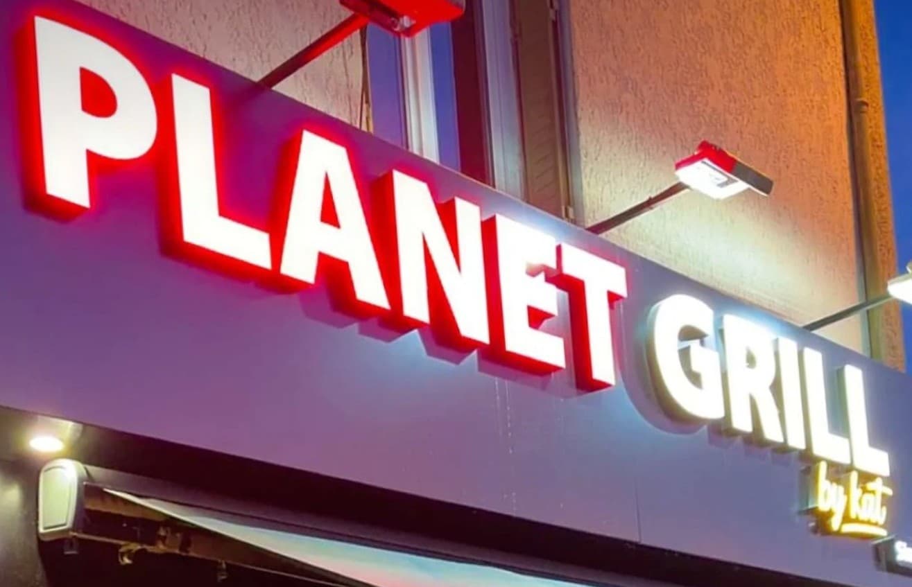 Façade de Planet Grill by Kat à Bron